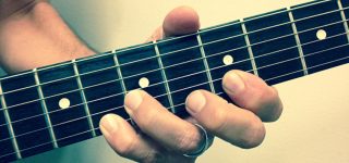 انگشتان و ناخن در گیتار